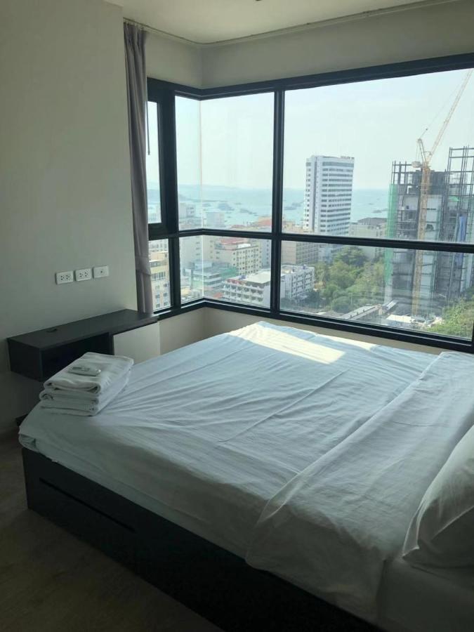The Base Central Pattaya Seaview Eksteriør billede