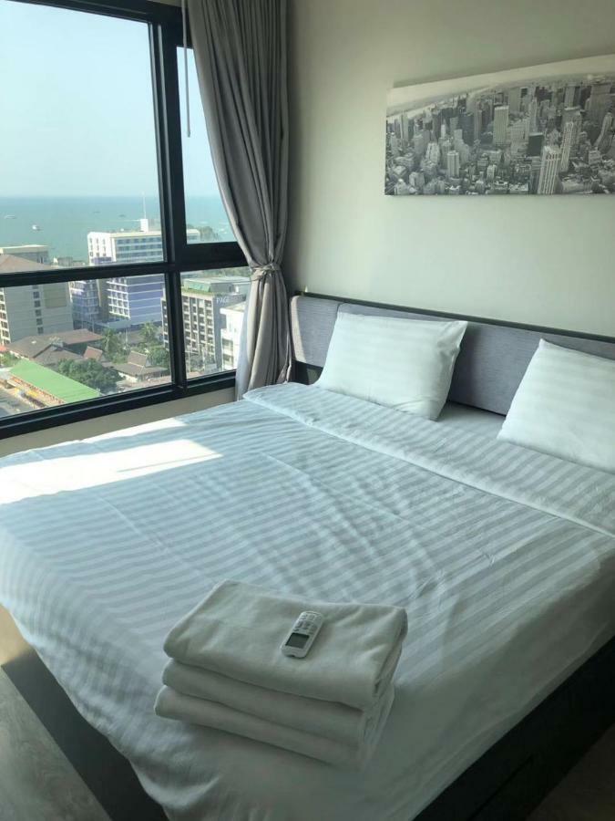 The Base Central Pattaya Seaview Eksteriør billede
