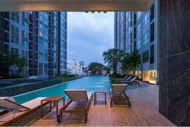 The Base Central Pattaya Seaview Eksteriør billede